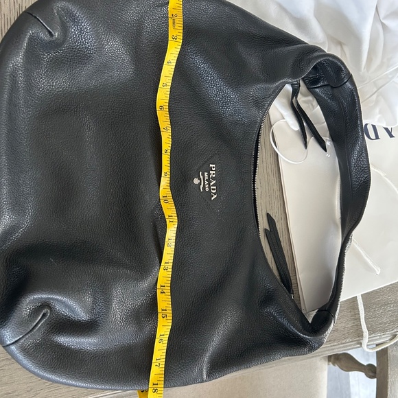 Prada bag - Picture 2 of 4